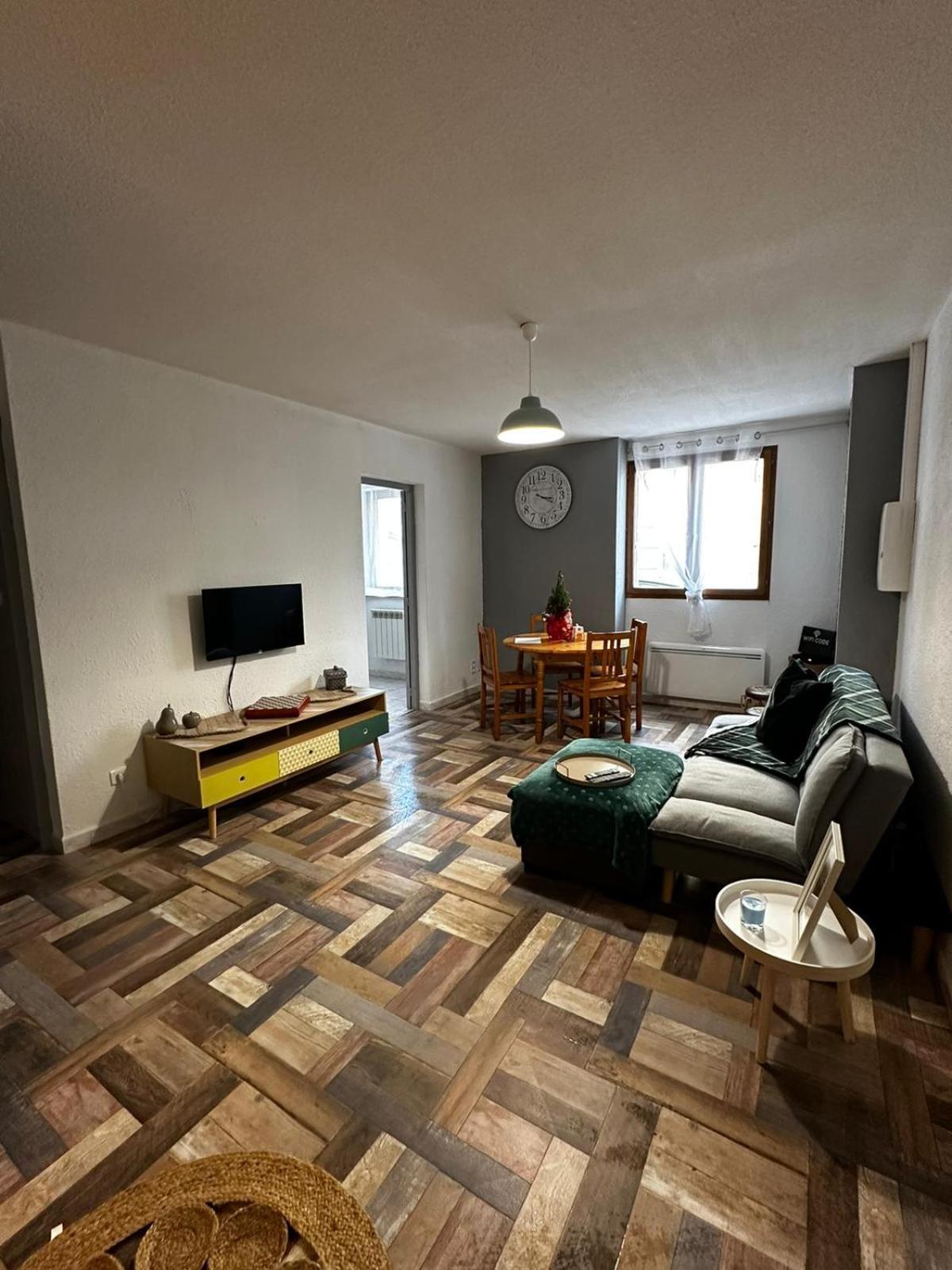 Superbe Appartement ลามาลูส์-เลส์-แบ็งส์ ภายนอก รูปภาพ