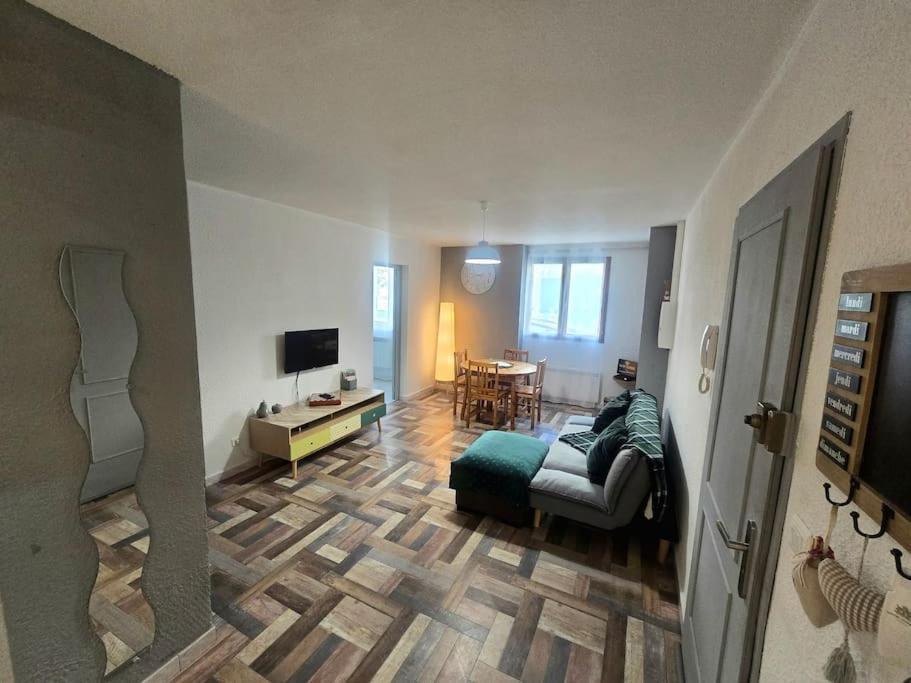 Superbe Appartement ลามาลูส์-เลส์-แบ็งส์ ภายนอก รูปภาพ