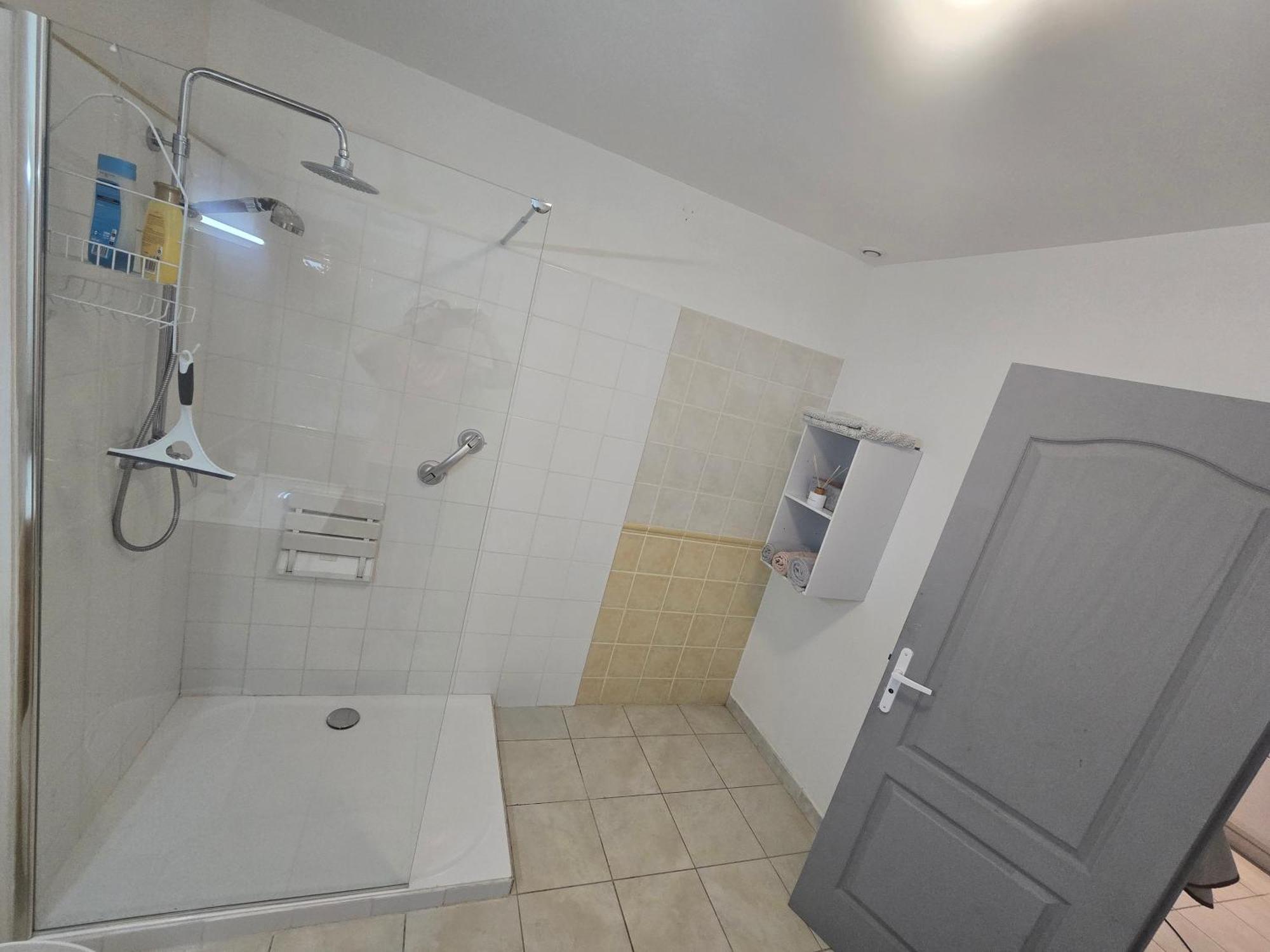 Superbe Appartement ลามาลูส์-เลส์-แบ็งส์ ภายนอก รูปภาพ
